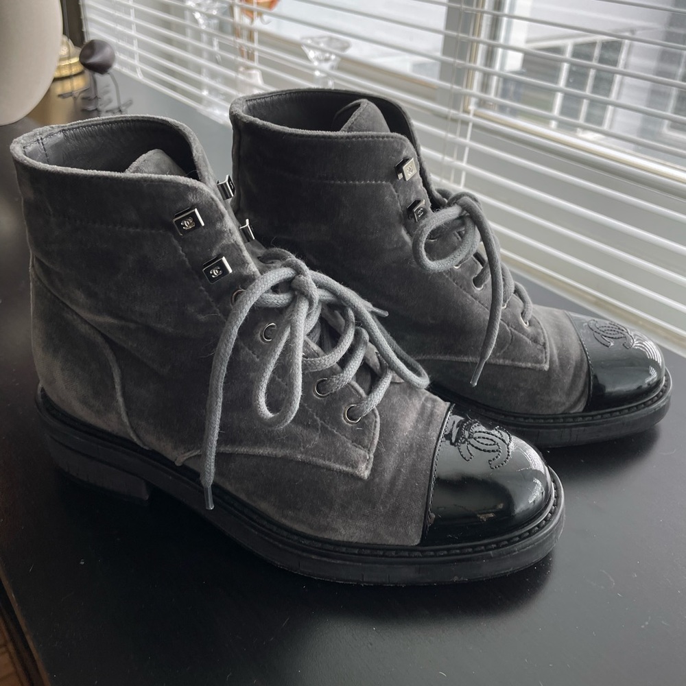 Chanel CC Logo Gray Black Combat Boots Size 37 (6) - Picture 12 of 13